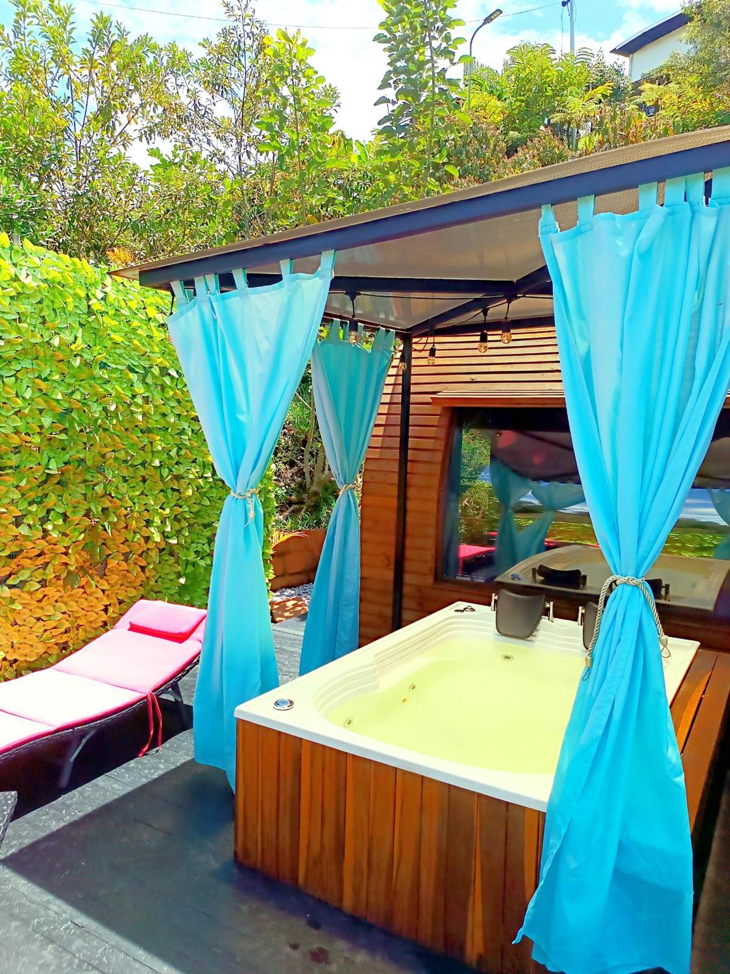 Hotel Glamping The Mountain Guatapé Exteriér fotografie